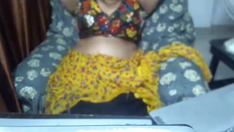 Snapshot of crezybhabihot chatting on 03.06.25 Sonika69 online show from 03.06.25