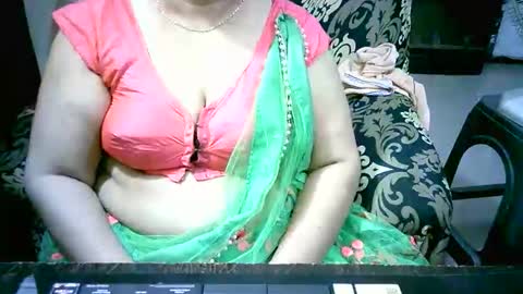 Snapshot of crezybhabihot chatting on 10.05.25 Sonika69 online show from 10.05.25