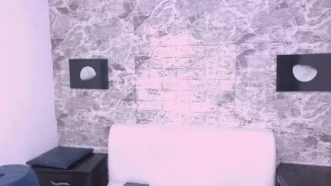 CriisBrown  online show from 11.18.25