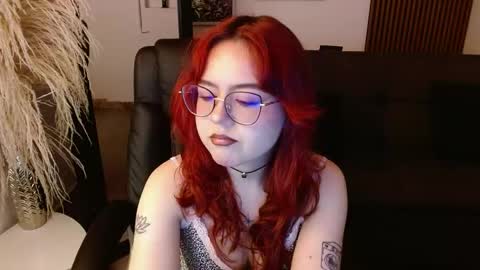 Snapshot of crimson_tati chatting on 02.08.25 Tatiana  online show from 02.08.25