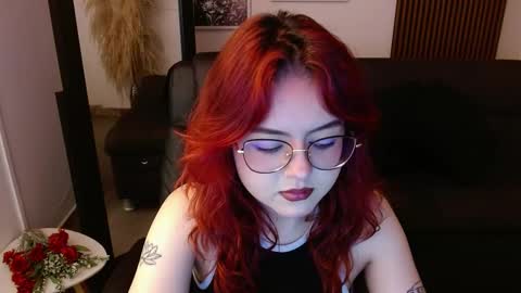 Snapshot of crimson_tati chatting on 02.21.25 Tatiana  online show from 02.21.25