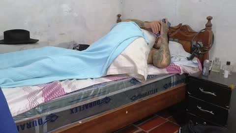 Snapshot of cris_simons chatting on 01.25.25 cris_simons online show from 01.25.25