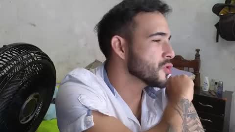 Snapshot of cris_simons chatting on 02.26.25 cris_simons online show from 02.26.25