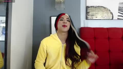 Snapshot of crisevanz18 chatting on 01.19.25 Cris Evanz online show from 01.19.25