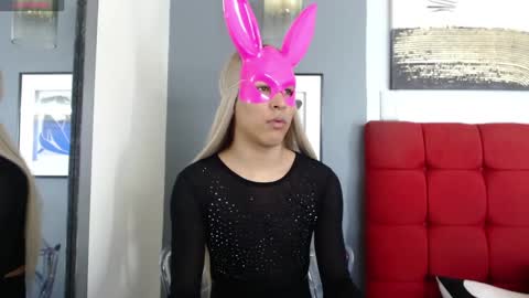 Snapshot of crisevanz18 chatting on 03.03.25 Cris Evanz online show from 03.03.25