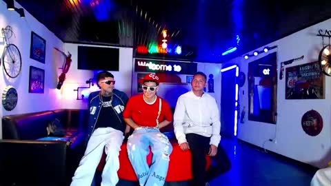 Snapshot of crismens chatting on 05.17.26 crismens online show from 05.17.26