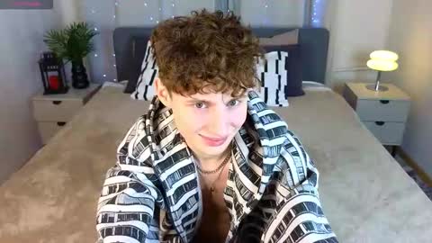 Snapshot of crisp1n chatting on 02.18.26 Chris online show from 02.18.26