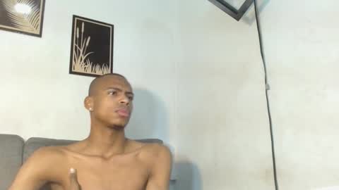 criss_zuri online show from 10.10.25