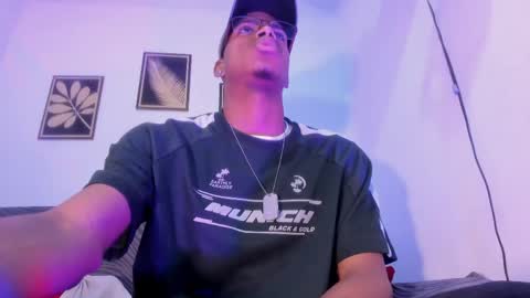 criss_zuri online show from 04.21.26