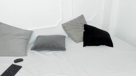 Snapshot of cristal_bons chatting on 02.22.25 Cristal online show from 02.22.25