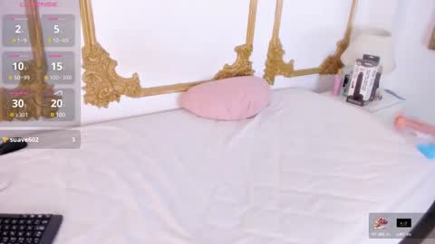 Snapshot of cristal_bons chatting on 03.10.25 Cristal online show from 03.10.25