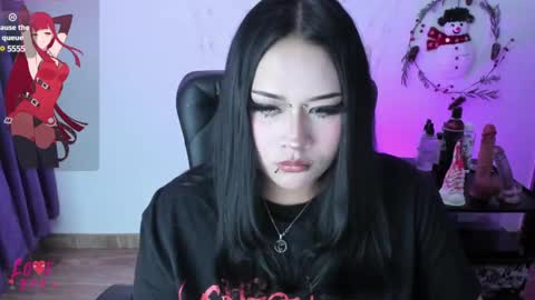 Snapshot of cristal_kosh chatting on 01.04.25 Cris online show from 01.04.25