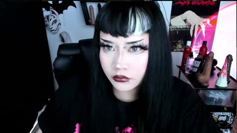 Snapshot of cristal_kosh chatting on 09.09.25 Cris online show from 09.09.25