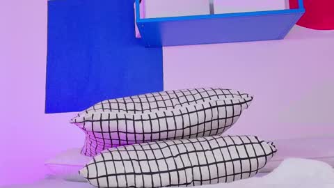 Nicole  Connection time 220pm-910pmCol online show from 11.22.25