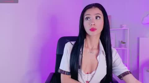 Nicole  Connection time 220pm-910pmCol online show from 01.09.26