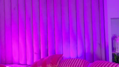 Nicole  Connection time 220pm-910pmCol online show from 04.21.26