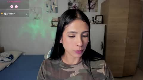 Snapshot of cristamunez chatting on 06.16.26 veronika online show from 06.16.26