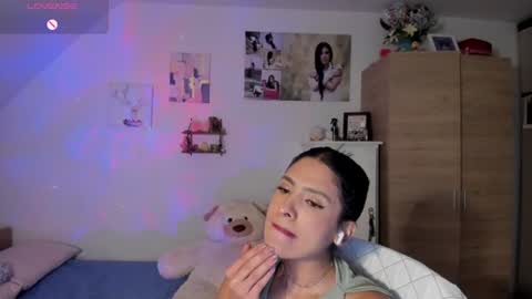 Snapshot of cristamunez chatting on 07.14.26 veronika online show from 07.14.26