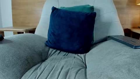 cristian_suarezz_ online show from 10.10.25