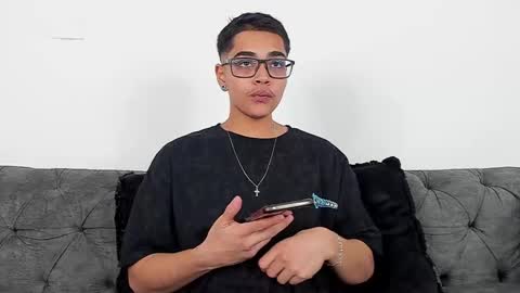 cristian_suarezz_ online show from 10.22.25