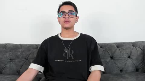 cristian_suarezz_ online show from 10.27.25