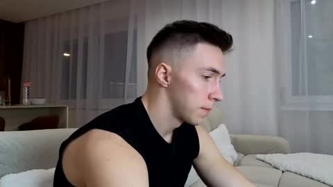 Snapshot of cristianovilla chatting on 03.08.25 CristianoHailey online show from 03.08.25