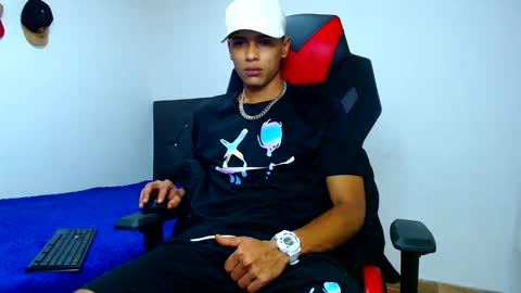 Snapshot of cristiantayron chatting on 05.13.26 cristian online show from 05.13.26