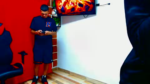 Snapshot of cristiantayron chatting on 06.16.26 cristian online show from 06.16.26