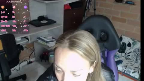 Snapshot of cristin_doll chatting on 06.25.26 cristina online show from 06.25.26