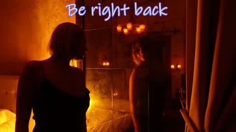 Snapshot of cristinavinci chatting on 12.20.24 CristinaVinci online show from 12.20.24