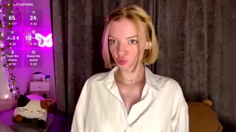 Snapshot of cristinekondo chatting on 08.09.26 Marry online show from 08.09.26