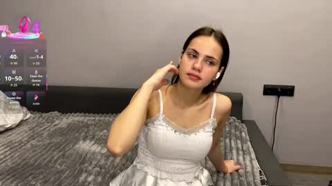 Snapshot of cristinevaissiere chatting on 09.20.25 Anne online show from 09.20.25