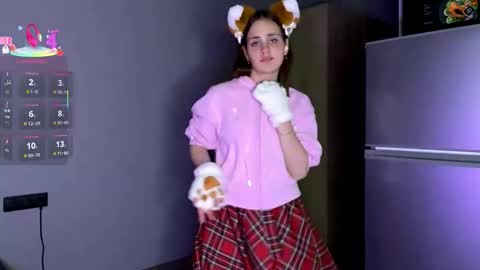 Snapshot of cristinevaissiere chatting on 09.27.25 Anne online show from 09.27.25