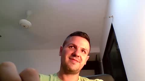 Snapshot of cristopher3042 chatting on 11.19.25 cristopher3042 online show from 11.19.25