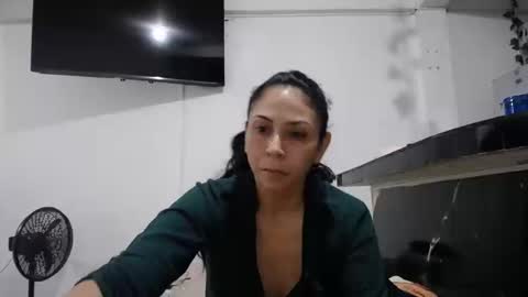 Snapshot of crisyoha4020 chatting on 10.15.25 crisyoha4020 online show from 10.15.25