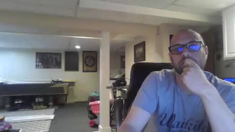 Snapshot of crm400 chatting on 05.06.26 billybasement online show from 05.06.26