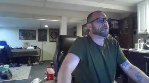 Snapshot of crm400 chatting on 06.27.26 billybasement online show from 06.27.26