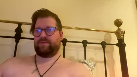 crouchendtiger online show from 11.21.25