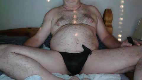 Snapshot of crowbarbi chatting on 10.17.25 Crowbarbi online show from 10.17.25