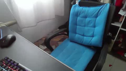 Snapshot of crudosoy chatting on 09.30.25 Carlo online show from 09.30.25