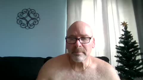 Snapshot of cruising_guy chatting on 01.19.25 fun guy online show from 01.19.25