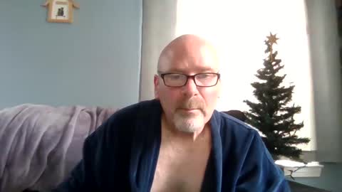 Snapshot of cruising_guy chatting on 09.24.25 fun guy online show from 09.24.25
