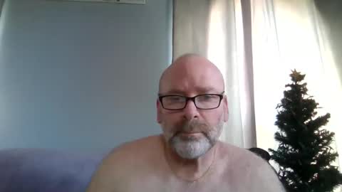 Snapshot of cruising_guy chatting on 04.27.26 fun guy online show from 04.27.26