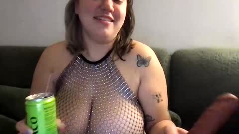 Snapshot of crystal0714 chatting on 11.18.25 Bigtitsokdick online show from 11.18.25