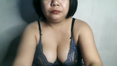 Snapshot of crystal_april chatting on 01.18.25 Crys online show from 01.18.25