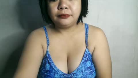 Snapshot of crystal_april chatting on 01.19.25 Crys online show from 01.19.25