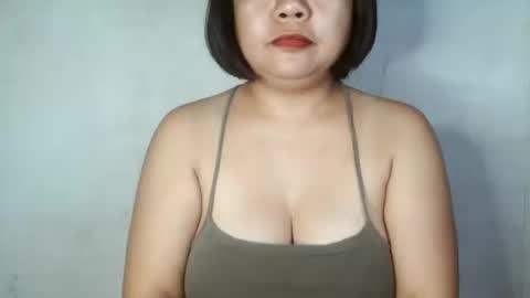 Snapshot of crystal_april chatting on 01.19.25 Crys online show from 01.19.25