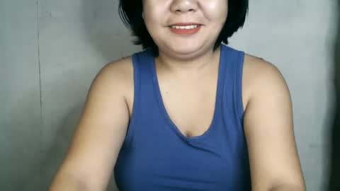 Snapshot of crystal_april chatting on 01.28.25 Crys online show from 01.28.25