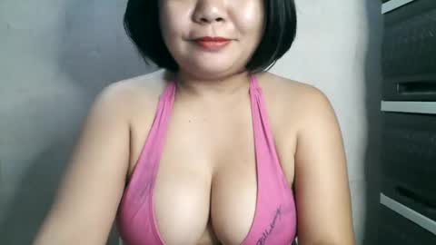 Snapshot of crystal_april chatting on 02.05.25 Crys online show from 02.05.25