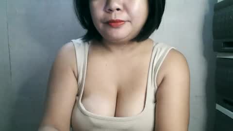 Snapshot of crystal_april chatting on 02.06.25 Crys online show from 02.06.25